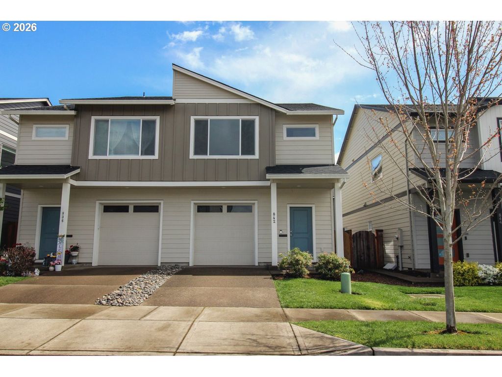 842 S 22ND Ave, Cornelius, OR 97113