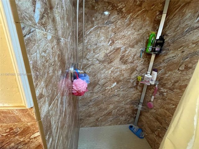 19800 SW 180th Ave UNIT 132, Miami, FL 33187