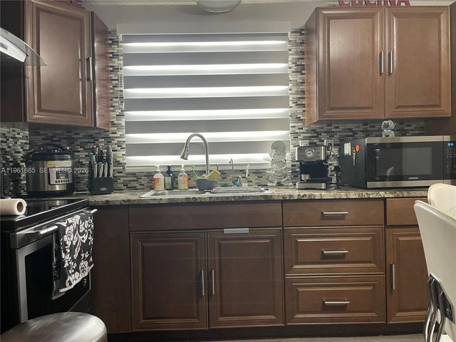 19800 SW 180th Ave UNIT 132, Miami, FL 33187