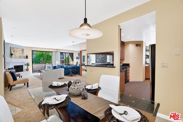 11755 Montana Avenue 201, Los Angeles, CA 90049