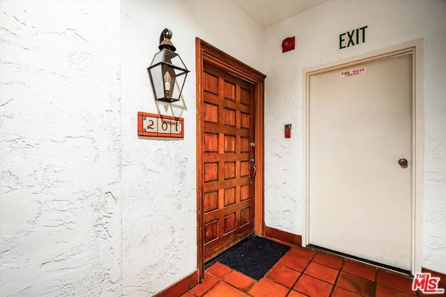 11755 Montana Avenue 201, Los Angeles, CA 90049