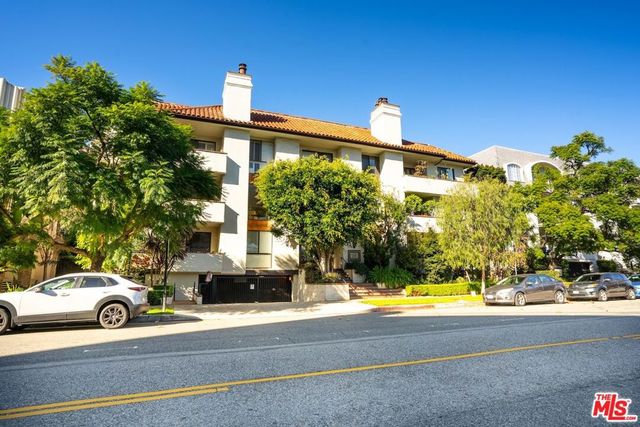 11755 Montana Avenue 201, Los Angeles, CA 90049