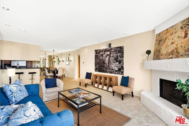 11755 Montana Avenue 201, Los Angeles, CA 90049