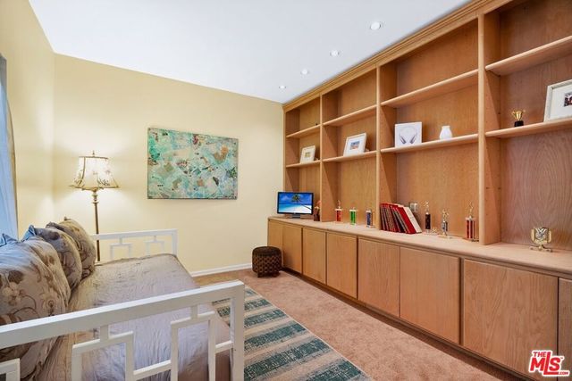 11755 Montana Avenue 201, Los Angeles, CA 90049