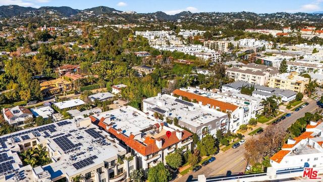 11755 Montana Avenue 201, Los Angeles, CA 90049