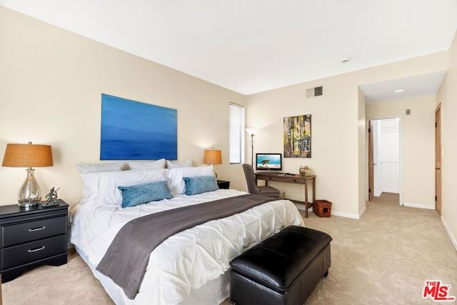 11755 Montana Avenue 201, Los Angeles, CA 90049