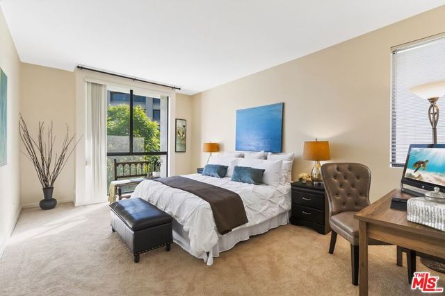 11755 Montana Avenue 201, Los Angeles, CA 90049