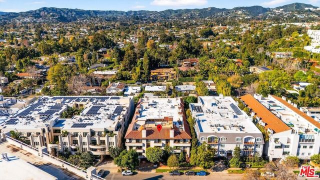 11755 Montana Avenue 201, Los Angeles, CA 90049