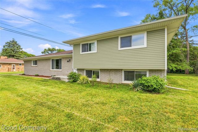 3870 Fernleigh Drive, Troy, MI 48083