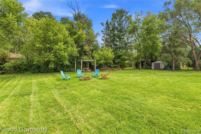 3870 Fernleigh Drive, Troy, MI 48083
