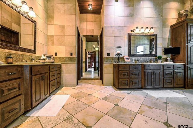 1450 County Road 36330, Sumner, TX 75486