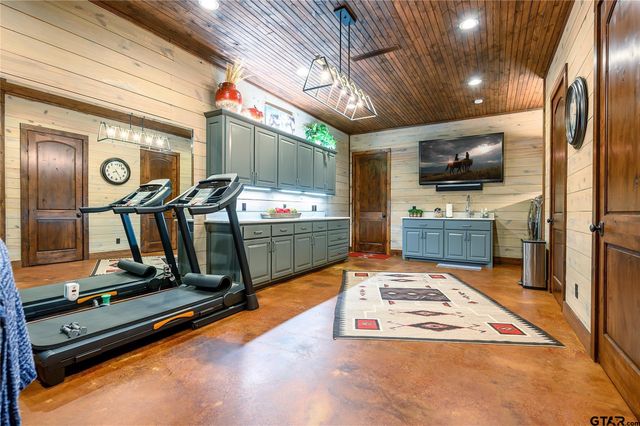 1450 County Road 36330, Sumner, TX 75486