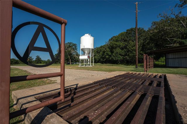 1450 County Road 36330, Sumner, TX 75486