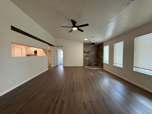 14 Burch Lane, Los Lunas, NM 87031