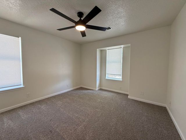 14 Burch Lane, Los Lunas, NM 87031