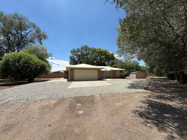 14 Burch Lane, Los Lunas, NM 87031