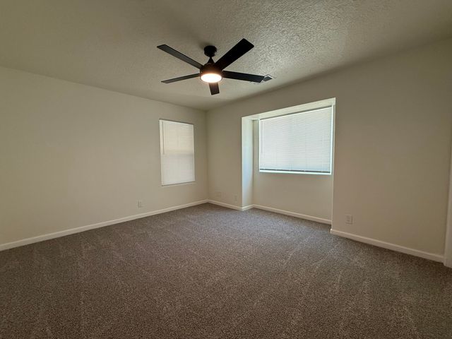 14 Burch Lane, Los Lunas, NM 87031