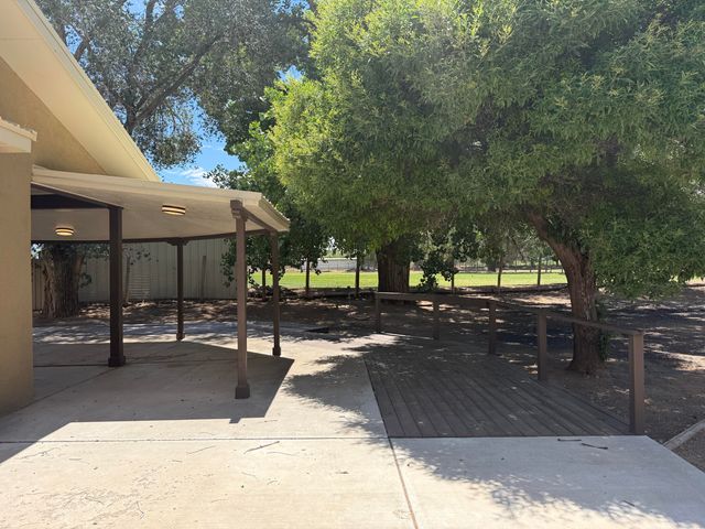 14 Burch Lane, Los Lunas, NM 87031