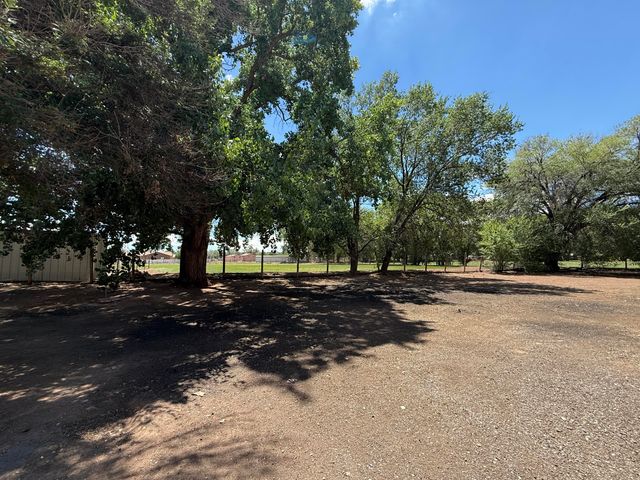 14 Burch Lane, Los Lunas, NM 87031