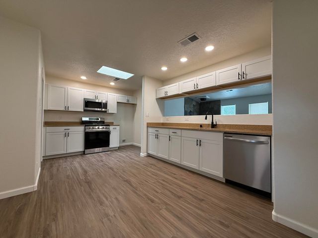 14 Burch Lane, Los Lunas, NM 87031