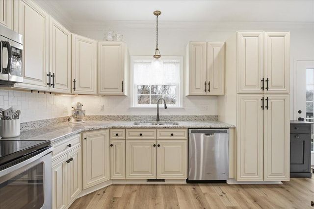 901 Walhalla CT, Roanoke, VA 24019