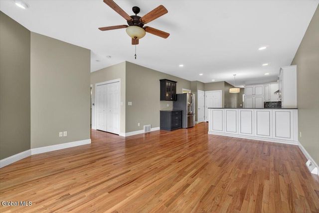 92 Lorenzo Drive, North Greenbush, NY 12180
