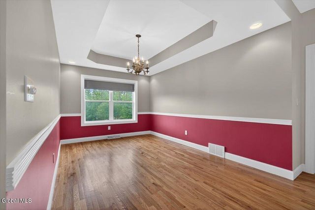 92 Lorenzo Drive, North Greenbush, NY 12180