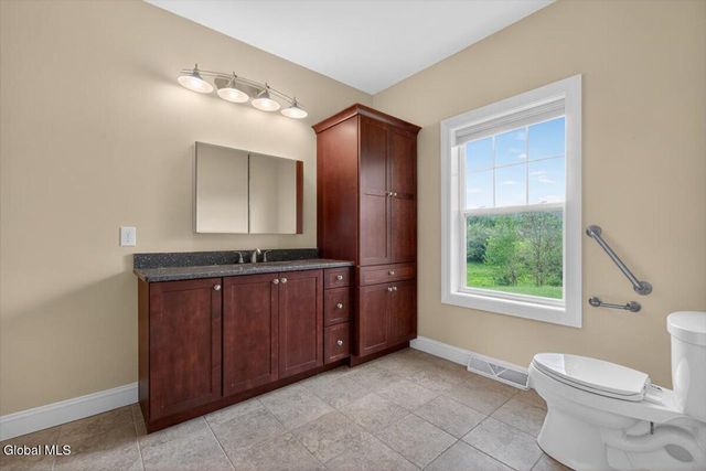 92 Lorenzo Drive, North Greenbush, NY 12180