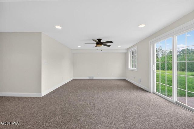 92 Lorenzo Drive, North Greenbush, NY 12180