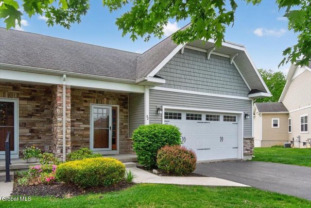 92 Lorenzo Drive, North Greenbush, NY 12180