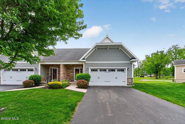 92 Lorenzo Drive, North Greenbush, NY 12180