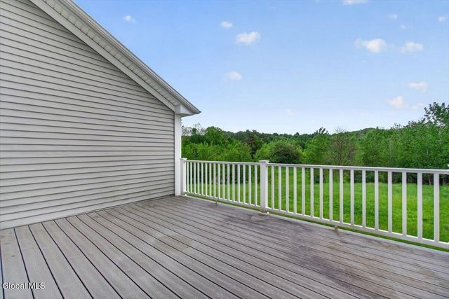 92 Lorenzo Drive, North Greenbush, NY 12180