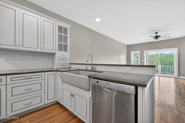 92 Lorenzo Drive, North Greenbush, NY 12180