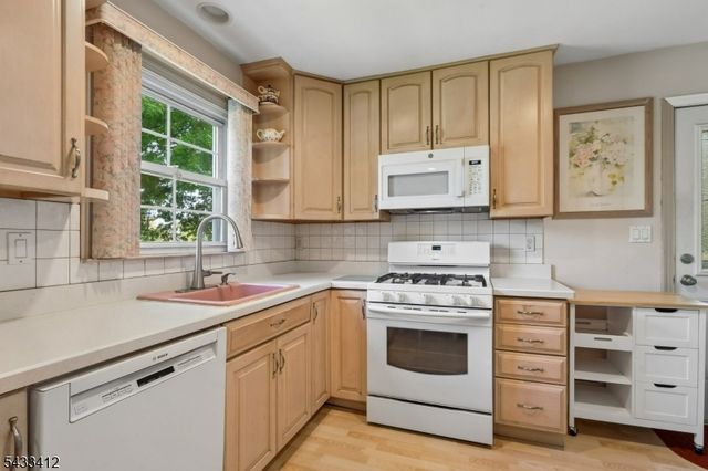 30 Rieder Rd, Edison Twp., NJ 08817