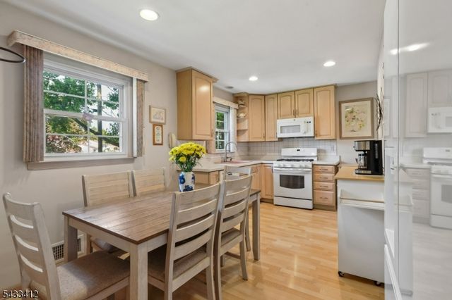 30 Rieder Rd, Edison Twp., NJ 08817