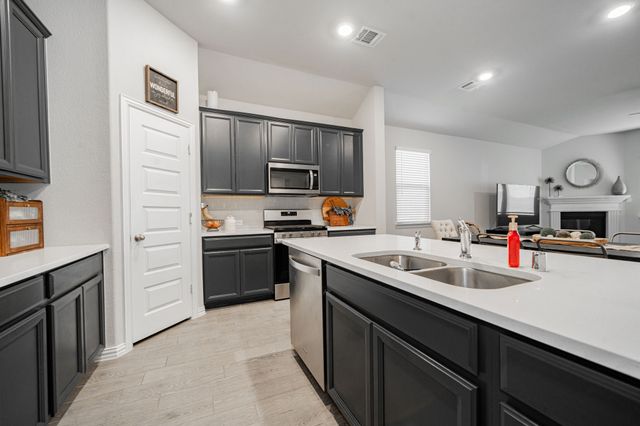 4310 Rowling Way, Crandall, TX 75114