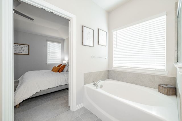 4310 Rowling Way, Crandall, TX 75114