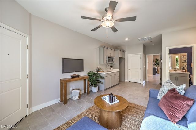 497 CHESTNUT FALCON AVE Drive 795, Henderson, NV 89011