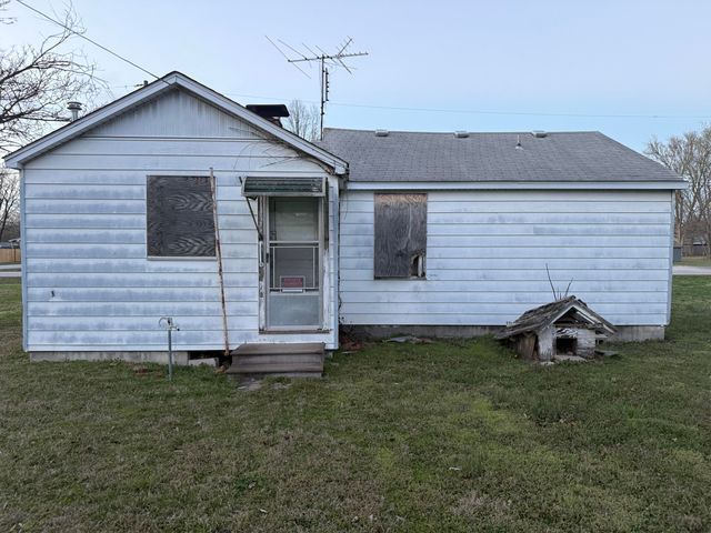 2406 E Commercial Street, Springfield, MO 65803