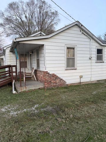 2406 E Commercial Street, Springfield, MO 65803