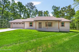1146 Natchez Trace, Crossville, TN 38572