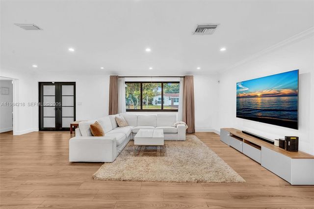 3909 Adams St, Hollywood, FL 33021