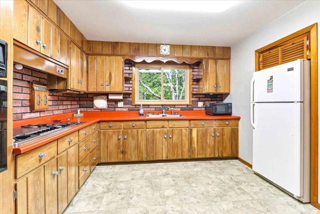 2077 Blackhawk Street, Friendship, WI 53934