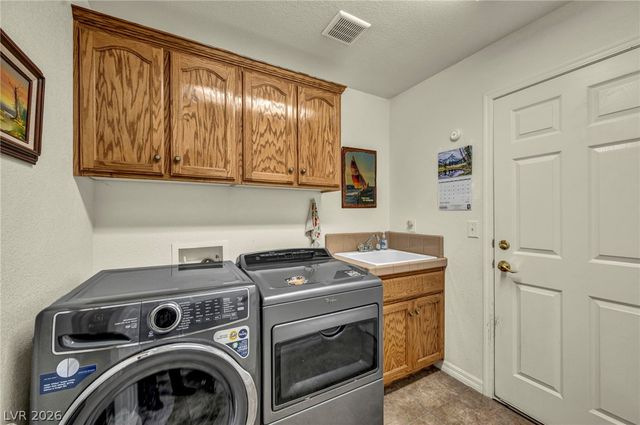 661 Fangio Lane, Pahrump, NV 89060