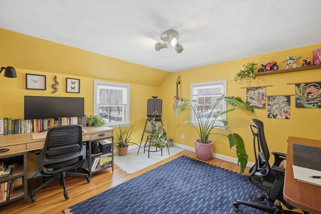 357 Maple Rd, Longmeadow, MA 01106