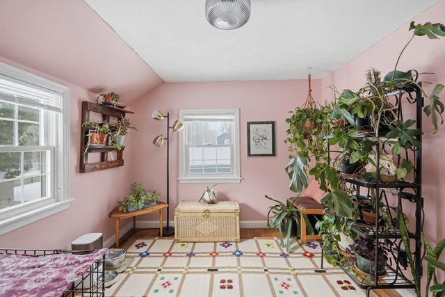 357 Maple Rd, Longmeadow, MA 01106