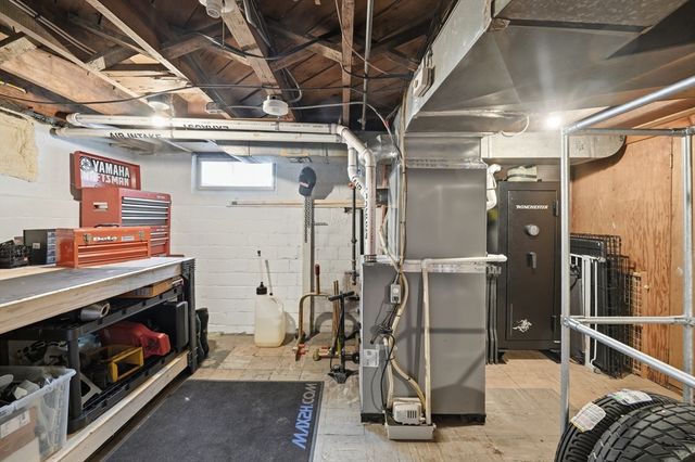 357 Maple Rd, Longmeadow, MA 01106