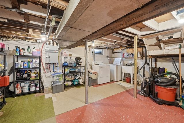 357 Maple Rd, Longmeadow, MA 01106