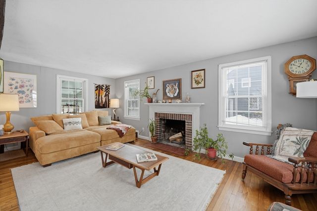 357 Maple Rd, Longmeadow, MA 01106