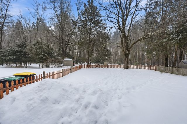 357 Maple Rd, Longmeadow, MA 01106